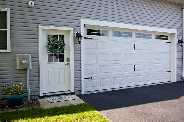 24/7 Emergency Garage Door Panel Replacement experts in Meridian, PA